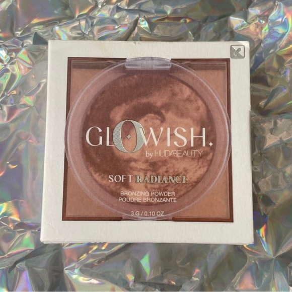 NIB HudaBeauty Bronzing Powder | Medium | GloWish Soft Radiance | Vegan - Picture 1 of 6